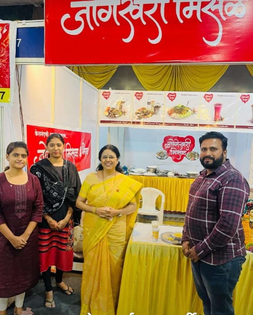 Medhatai Kulkarni at Jogeshawri Misal's Stall at Misal Mohotsav